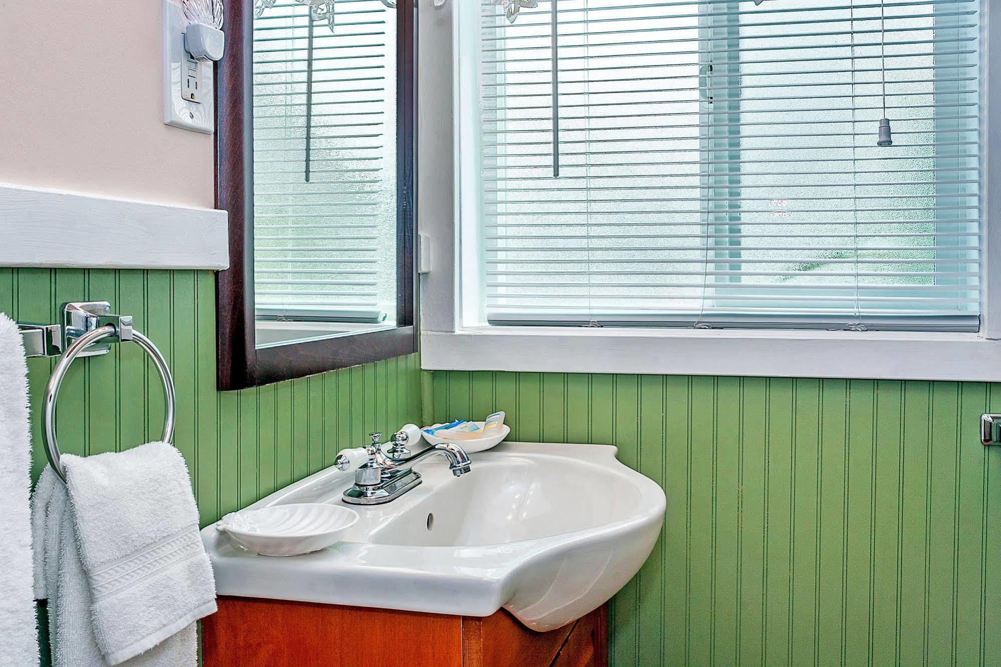 Ocean Spray Beach Resort Grayland Экстерьер фото